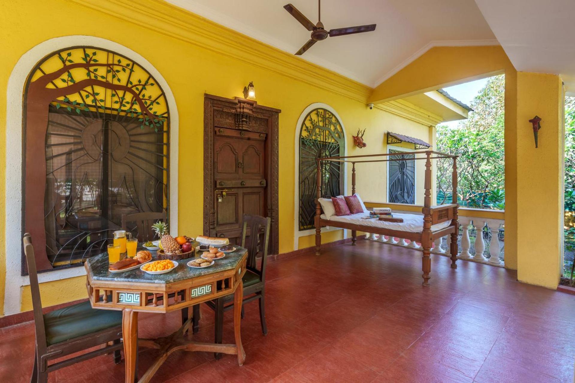 Vintage Estate - Lakeside Allure With Vintage Decor,A Plunge Pool & A Lawn Featuring A Charming Gazebo Karjat Dış mekan fotoğraf