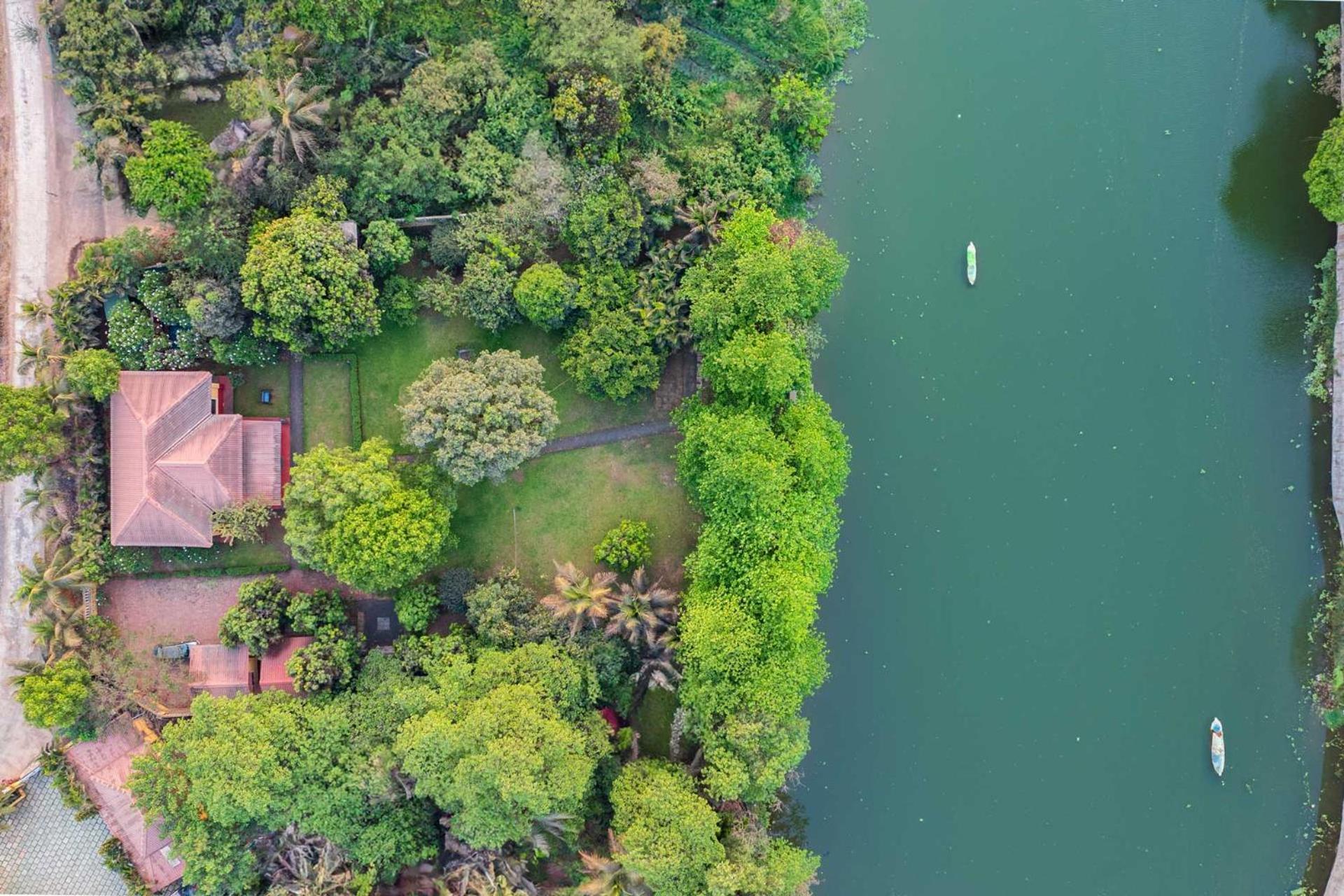 Vintage Estate - Lakeside Allure With Vintage Decor,A Plunge Pool & A Lawn Featuring A Charming Gazebo Karjat Dış mekan fotoğraf