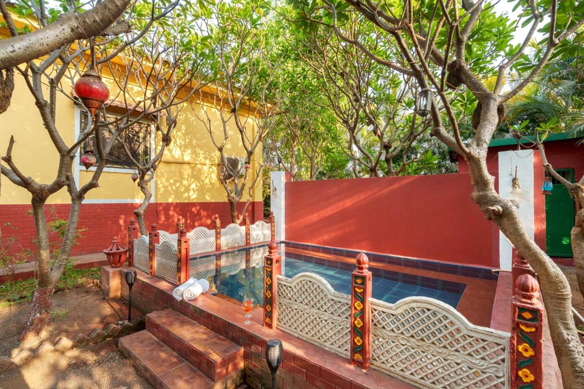 Vintage Estate - Lakeside Allure With Vintage Decor,A Plunge Pool & A Lawn Featuring A Charming Gazebo Karjat Dış mekan fotoğraf